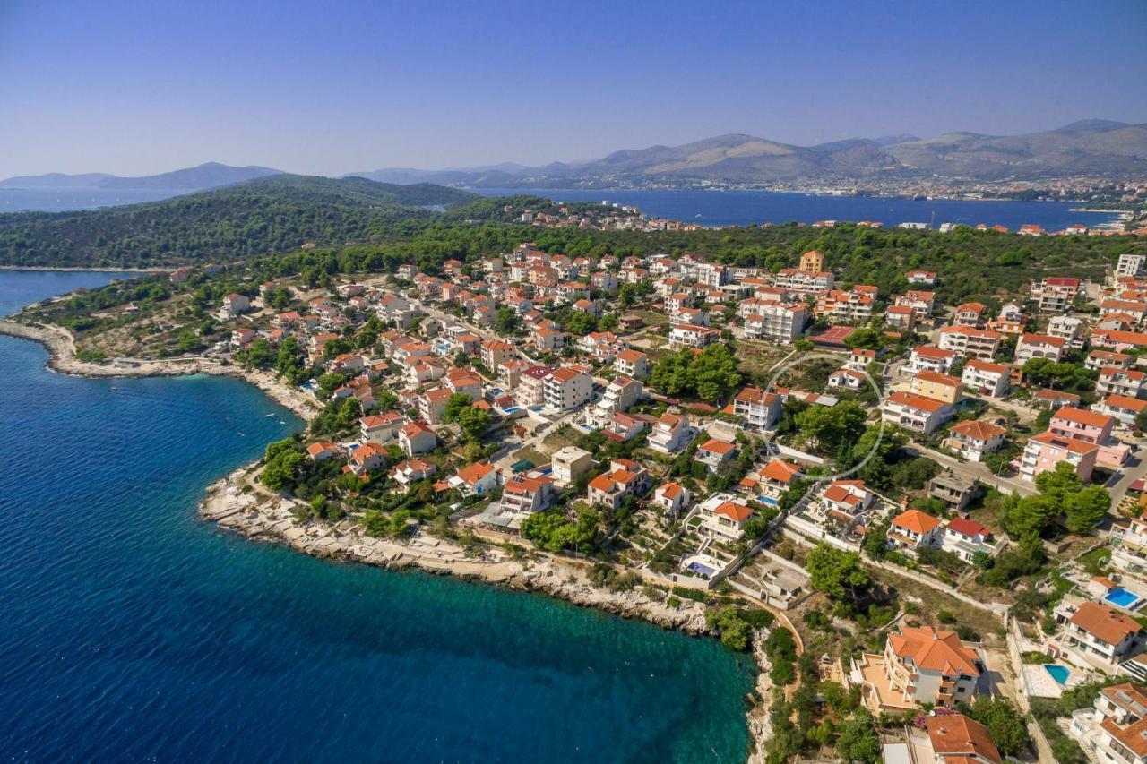 Holiday Home Barbara Trogir Exterior foto